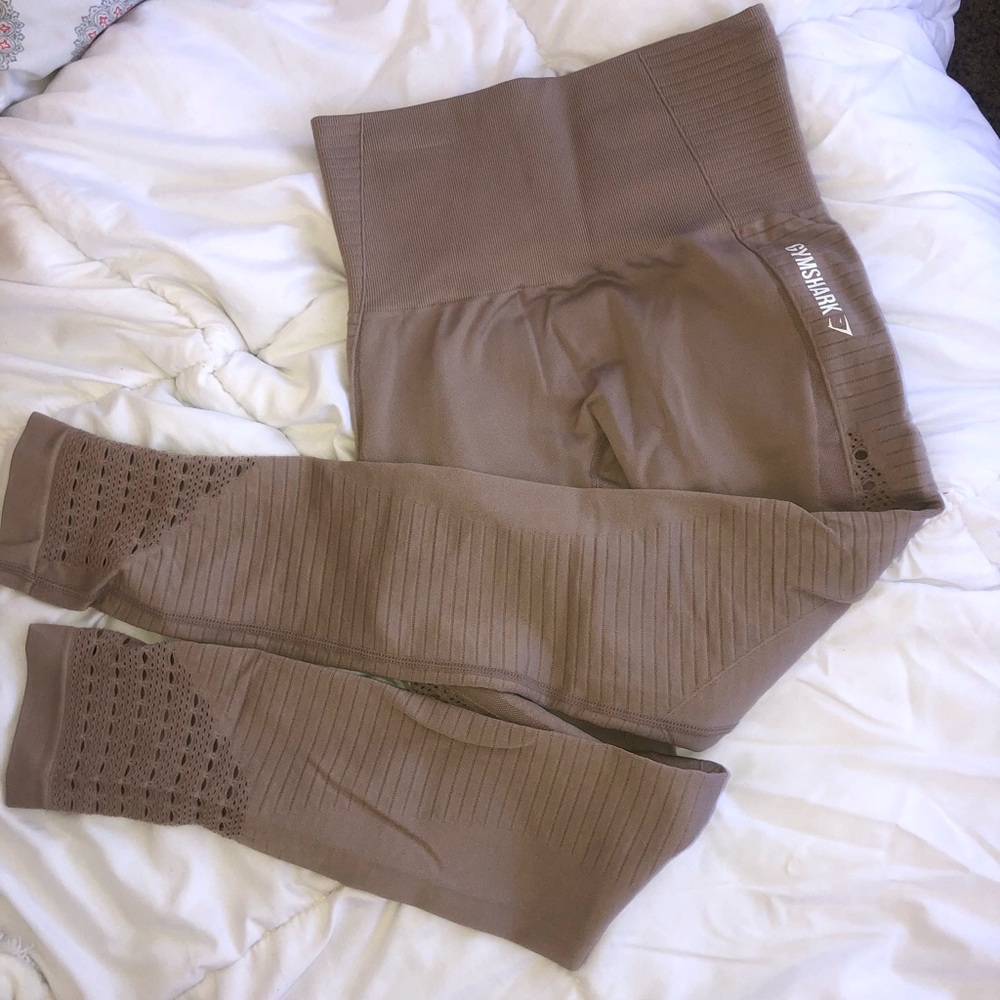 Gym shark tan leggings